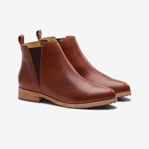 Nisolo Classic Leather Chelsea Boot in Brown Leather Size 9